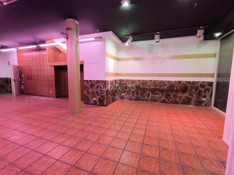 Foto f950625f-7b88-4c8f-89e5-9a5712e0d38a. Alquiler local comercial en carrer víctor balaguer 38 local de 130m2 en Sant Boi de Llobregat