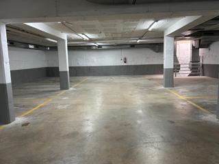 Aparcament cotxe a Carrer de rafael casanova 49. ¡oportunidad única en zona con escasez de aparcamiento!