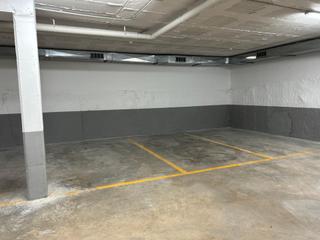Aparcament cotxe a Carrer de rafael casanova 57. ¡oportunidad única en zona con escasez de aparcamiento!