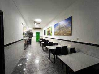 Location Local commercial  Carrer de mossèn jacint verdaguer. ¡empieza tu negocio desde ya!