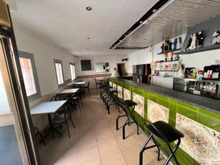 Local commercial à Vinyets-Molí Vell. Local con múltiples posibilidades en vinyets, sant boi