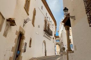 Pis  Carrer d'en tacó. Obra nueva donde la historia abraza el diseño contemporáneo