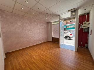 Lloguer Local Comercial a Can Tintorer-Can Tries. Local comercial en calle san luis.