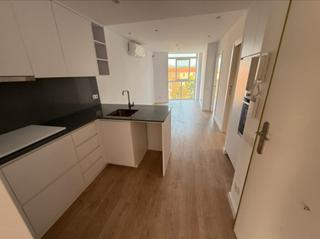 Miete Etagenwohnung  Avinguda onze de setembre. Vivienda reformada de 2 habitaciones + despacho en zona vinyets