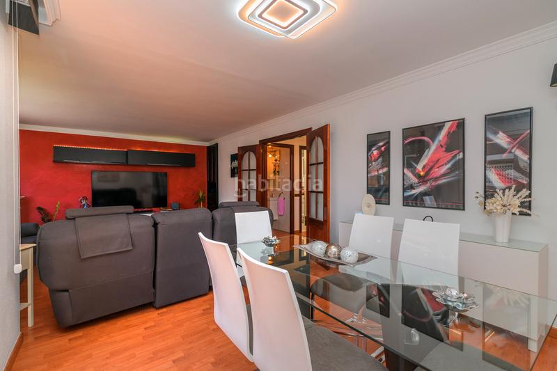 Foto 05587859-e92b-49b3-8cd2-6eb6a11b2248. Casa amb calefacció aparcament piscina a La Roureda Viladecans