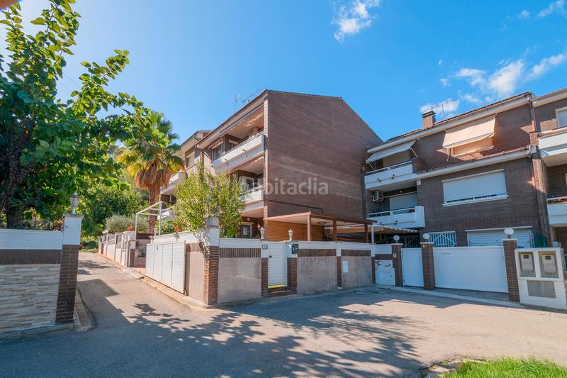 Foto 0ace4352-16af-432f-8fcb-fa0b4f932645. Casa amb calefacció aparcament piscina a La Roureda Viladecans