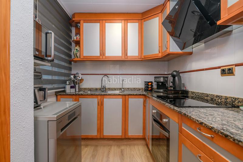 Foto 13775d9f-6bd6-4a60-869b-dff1267bfce7. Casa amb calefacció aparcament piscina a La Roureda Viladecans