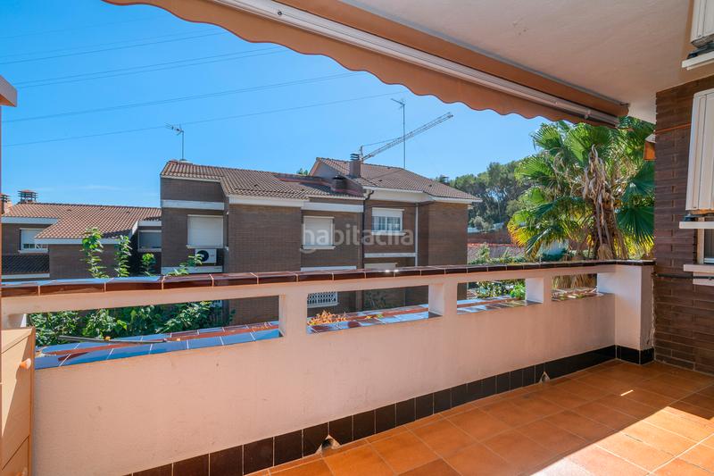 Foto 16a13092-d30e-4f05-9c81-61f512acd7c5. Casa amb calefacció aparcament piscina a La Roureda Viladecans