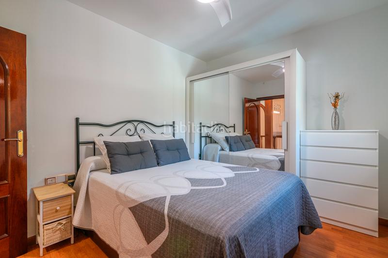 Foto 7f14b543-f1f1-4f69-9563-1fff72be066b. Casa amb calefacció aparcament piscina a La Roureda Viladecans