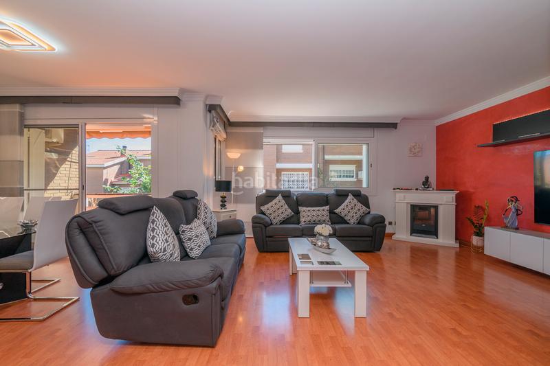 Foto 8a60eb54-977a-4803-9890-0e727403a068. Casa amb calefacció aparcament piscina a La Roureda Viladecans