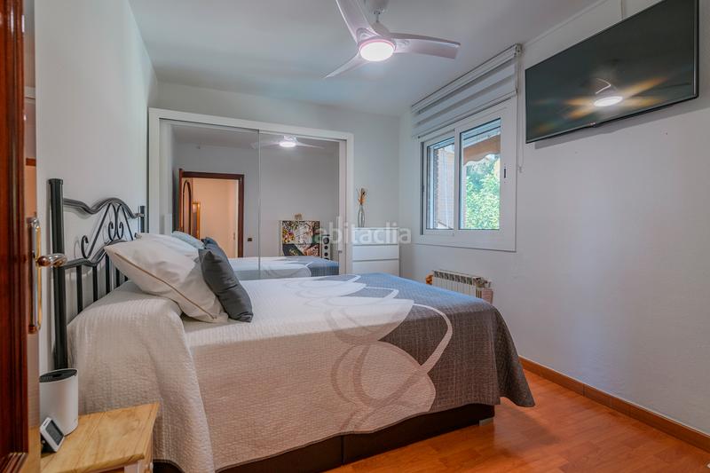 Foto b61f58a6-9af5-401e-b444-1ee5eedc1ead. Casa amb calefacció aparcament piscina a La Roureda Viladecans