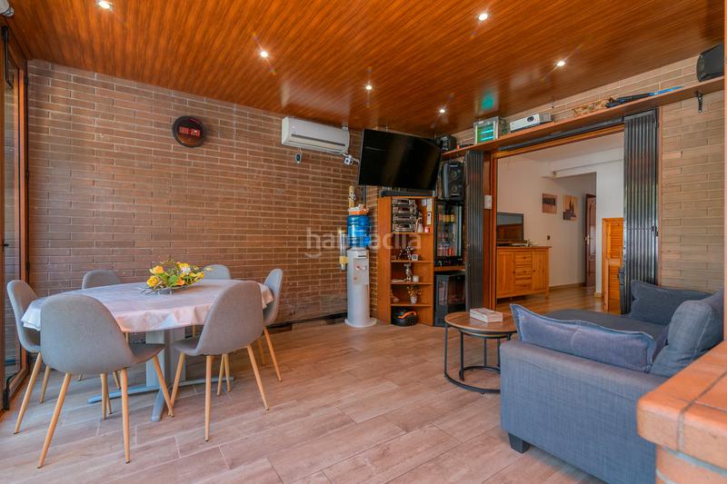 Foto bb013650-a1ca-4ef1-9503-f588f30a1520. Casa amb calefacció aparcament piscina a La Roureda Viladecans