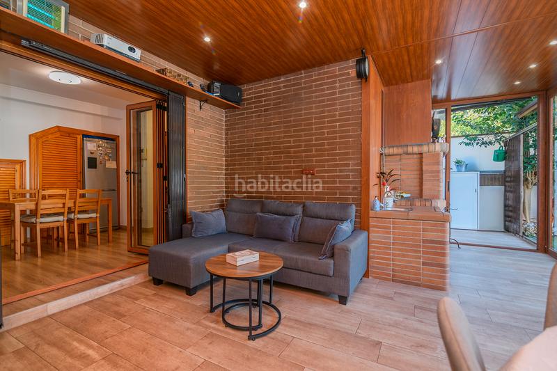 Foto f71fe878-bc30-446a-b0e0-755722be6549. Casa amb calefacció aparcament piscina a La Roureda Viladecans