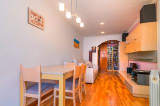 Appartement  Carrer de la miranda. ¡piso en calle miranda de 3 habitaciones y balcón cerca de todos