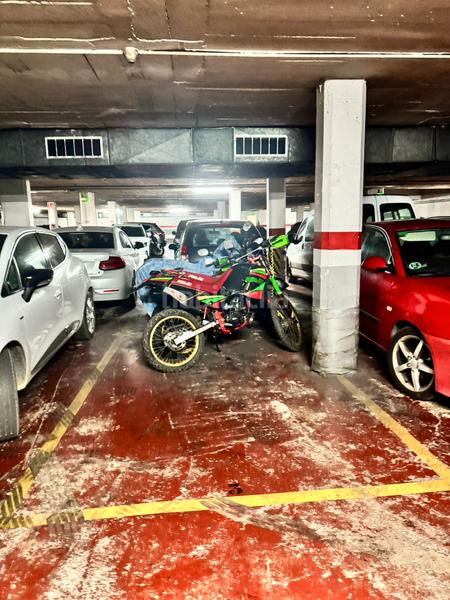 Foto 5eca92cf-908d-47e6-9dc0-6da57d6fa57d. Parking voiture dans Centre Viladecans