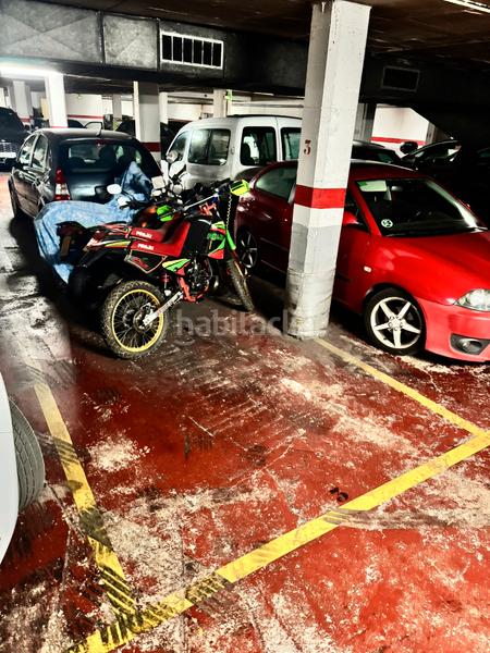 Foto fb0cd33d-5de7-4d3b-83ec-255919b0f87d. Parking voiture dans Centre Viladecans