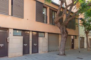 Casa  Placeta de molins. Casa con entrada independiente desde la calle en venta en el cas