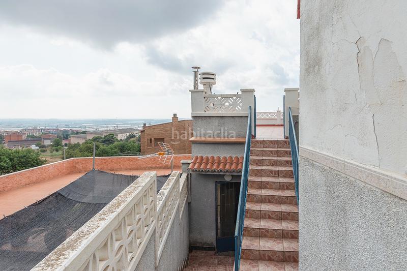 Foto 173b0048-3ccf-42e2-961b-c29f2c91dc1c. Casa amb calefacció aparcament a Els Canons - Les Orioles - Can Paulet Sant Boi de Llobregat