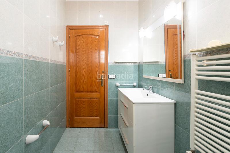 Foto 300b86f3-7376-4bcd-a00c-c6e6d836ce5a. Casa amb calefacció aparcament a Els Canons - Les Orioles - Can Paulet Sant Boi de Llobregat