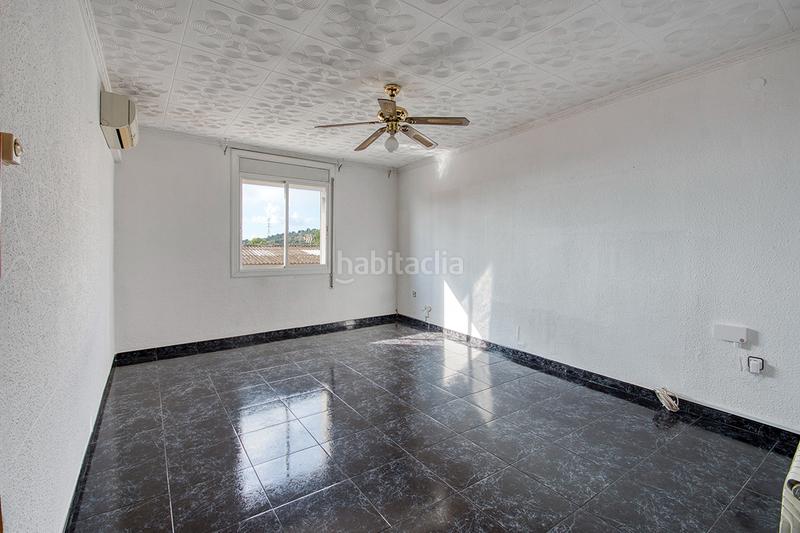 Foto 9c74061d-ce04-48cc-a7e6-625bb7d3d841. Casa amb calefacció aparcament a Els Canons - Les Orioles - Can Paulet Sant Boi de Llobregat