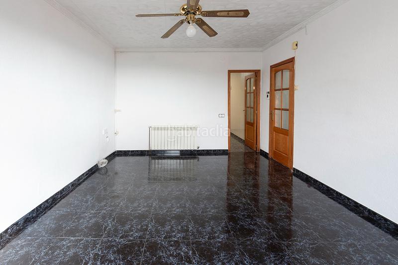 Foto a9a97228-a31b-4cb8-9a75-288166103056. Casa amb calefacció aparcament a Els Canons - Les Orioles - Can Paulet Sant Boi de Llobregat