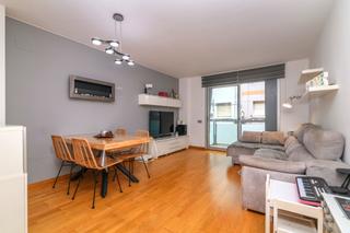 Appartement à Ciutat Cooperativa-Molí Nou. Piso con parking, finca seminueva y excelente distribución en sa