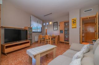 Erdgeschoss  Plaça de la constitució. ¡piso en les panes de 2 habitaciones, 2 baños y parking!