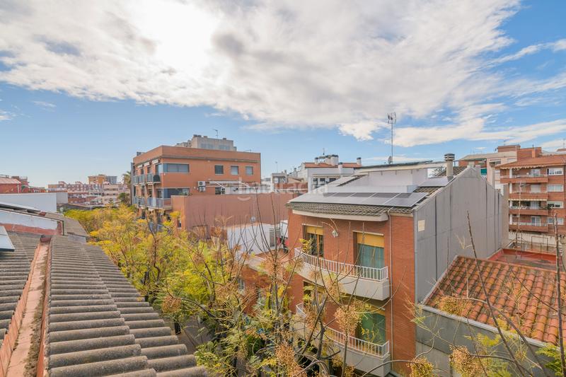 Foto 6c055756-8f8e-4717-b3fd-56cd031ffa77. Penthouse with heating in Centre Viladecans