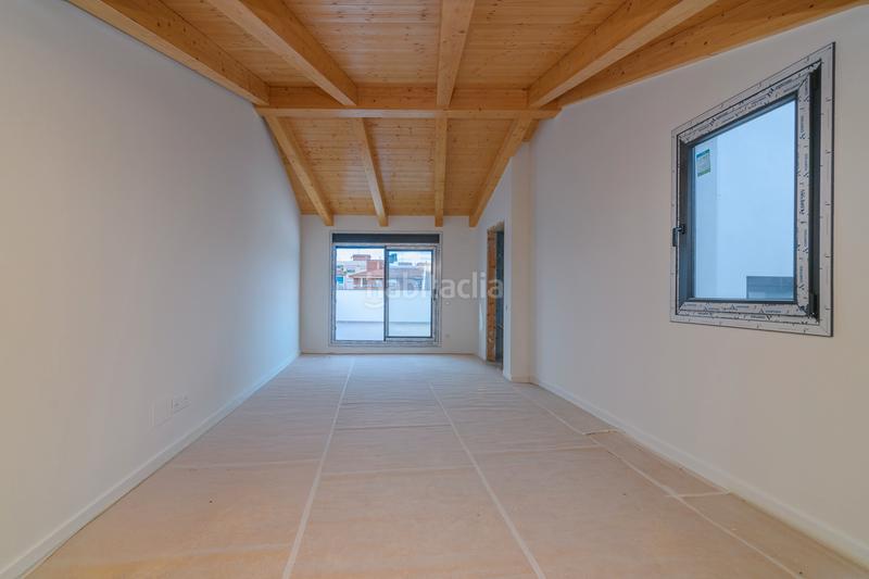 Foto 85624f35-ea84-4fe5-86a9-1965ca74eb57. Penthouse with heating in Centre Viladecans