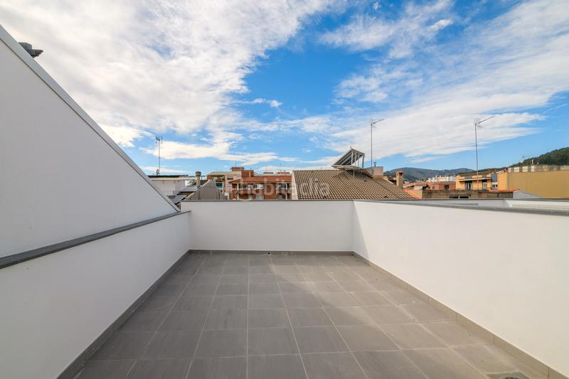 Foto ad2a4dd1-93bc-41b7-a77d-542f9fa69280. Penthouse with heating in Centre Viladecans