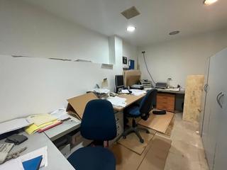 Local Comercial a Marianao. Gran local sótano en marianao, sant boi.