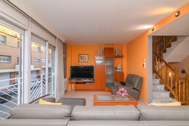 Foto 26f4548b-b883-410f-b2d8-94879988e468. Casa amb calefacció a Torrent Ballester Viladecans