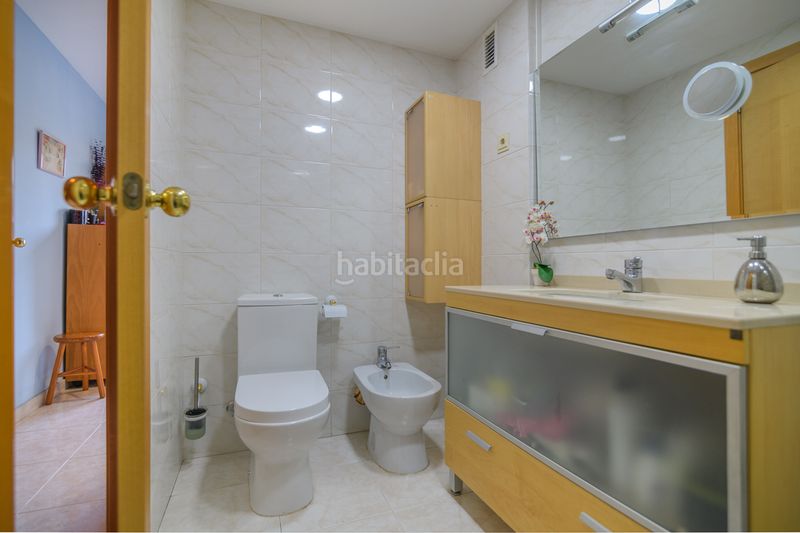 Foto 53677289-3c09-4974-a302-bc078200bc27. Casa amb calefacció a Torrent Ballester Viladecans