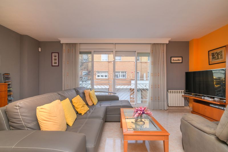 Foto 6db007b4-20cd-42d3-af92-105171d5edf6. Casa amb calefacció a Torrent Ballester Viladecans