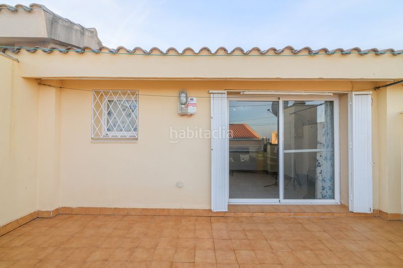 Foto d494ad55-fb0a-41af-b979-babccde4a78e. Casa amb calefacció a Torrent Ballester Viladecans