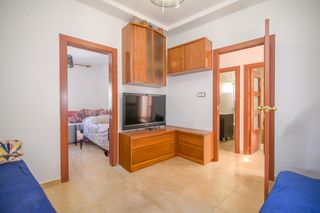 Casa a Sant Vicenç dels Horts. Casa de cuatro viviendas - dos alquiladas