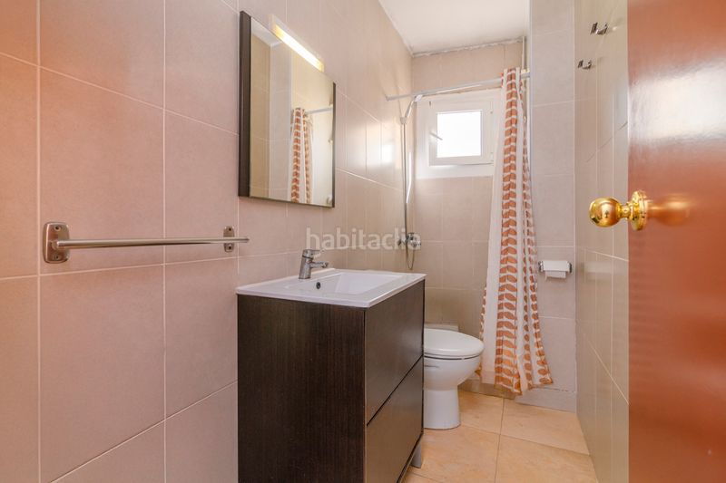 Foto 0134bc0b-8601-4e11-8ffb-1a08e2533110. Edificio  para inversión en Sant Vicenç dels Horts