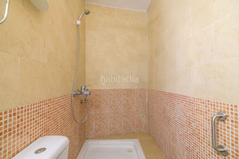 Foto 5e219a32-70b0-4159-b701-647099a2f87f. Edificio  para inversión en Sant Vicenç dels Horts