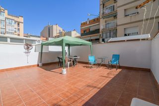 Pis  Carrer de sant joan bosco. ¡oportunidad en vinyets, sant boi con terraza!