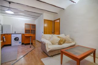 Appartement  Carrer de marcel·lí esquius. Oportunidad en l´hospitalet en zona pubillas casas