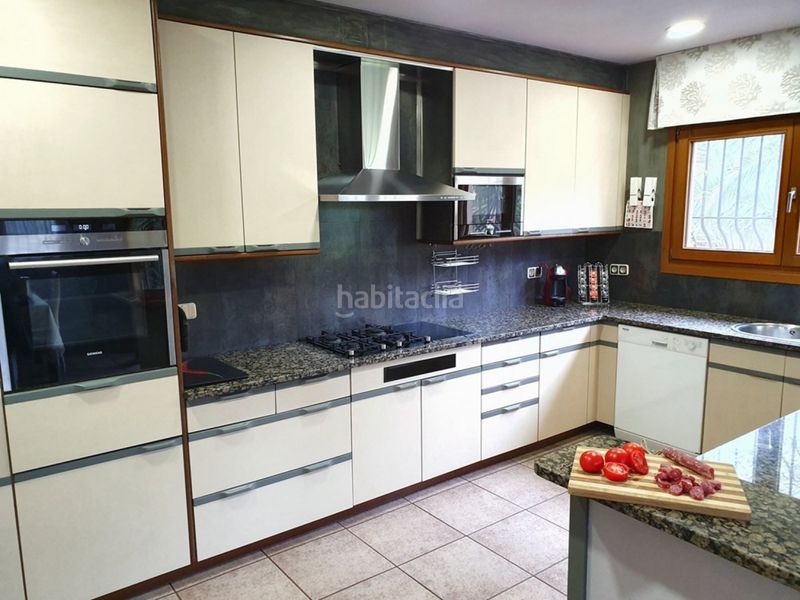 Foto 0ffd831c-7e3b-4b7f-aa8d-8191970939d7. Casa amb calefacció aparcament piscina a Montgoda Lloret de Mar
