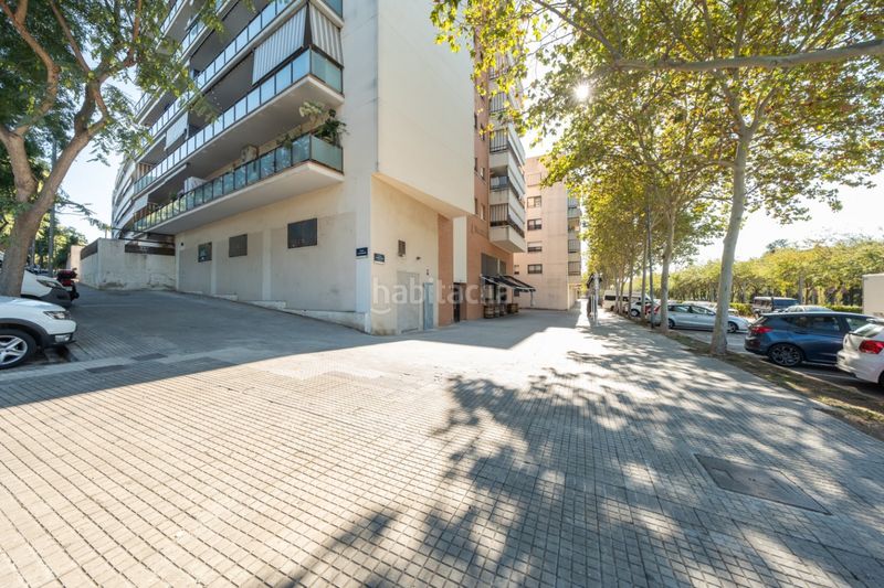 Foto a400ca79-a653-4e82-8767-7d83a9ba84c9. Local comercial a Torre-roja-Campreciós Viladecans