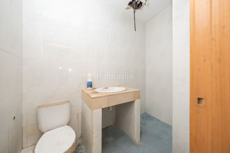 Foto e11da19a-e227-4301-bf9d-436261ab7f71. Local comercial a Torre-roja-Campreciós Viladecans