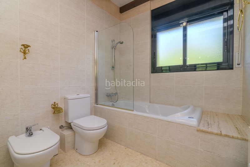 Foto 1c3865d9-15a1-465e-ad53-eab0d5077296. Casa amb aparcament piscina a Torrent Ballester Viladecans