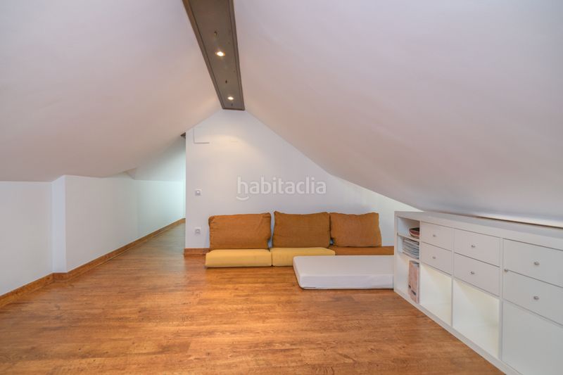 Foto 2327b136-99e3-445d-b405-4722c11b08d3. Casa amb aparcament piscina a Torrent Ballester Viladecans