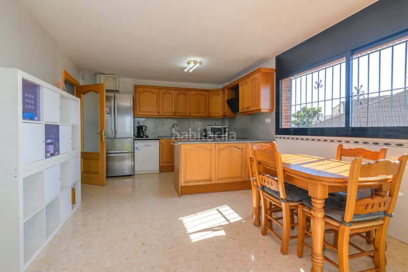 Foto 40153c87-f1d1-40fd-97db-c05c8e2c733e. Casa amb aparcament piscina a Torrent Ballester Viladecans