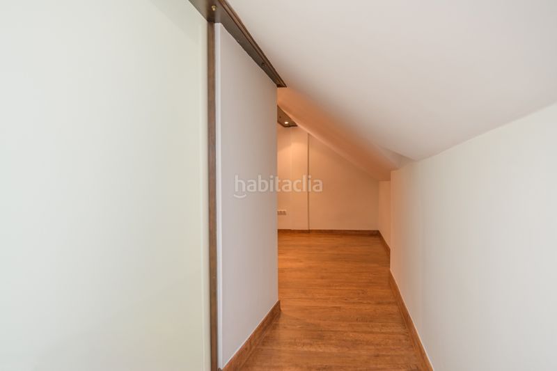 Foto 49dc3210-cb7c-45ab-9b01-e05c023d2e1b. Casa amb aparcament piscina a Torrent Ballester Viladecans