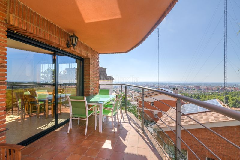Foto 511536d5-3dbd-45b7-8fb2-e8e1a8872328. Casa amb aparcament piscina a Torrent Ballester Viladecans