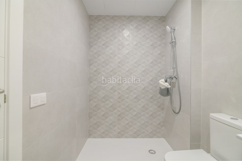 Foto 09978fb3-baeb-44cc-95d4-33614e0bacc0. Pis amb calefacció a La Gavarra Cornellà de Llobregat