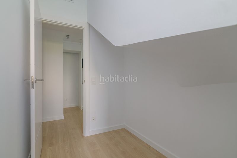 Foto dbd84e32-d61b-42ee-a416-bf5e6498aa87. Pis amb calefacció a La Gavarra Cornellà de Llobregat